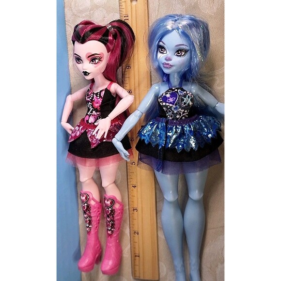 2 Monster High Dolls Draculaura and Abbey Bominable Skulltimate Mattel Toys - Picture 15 of 15